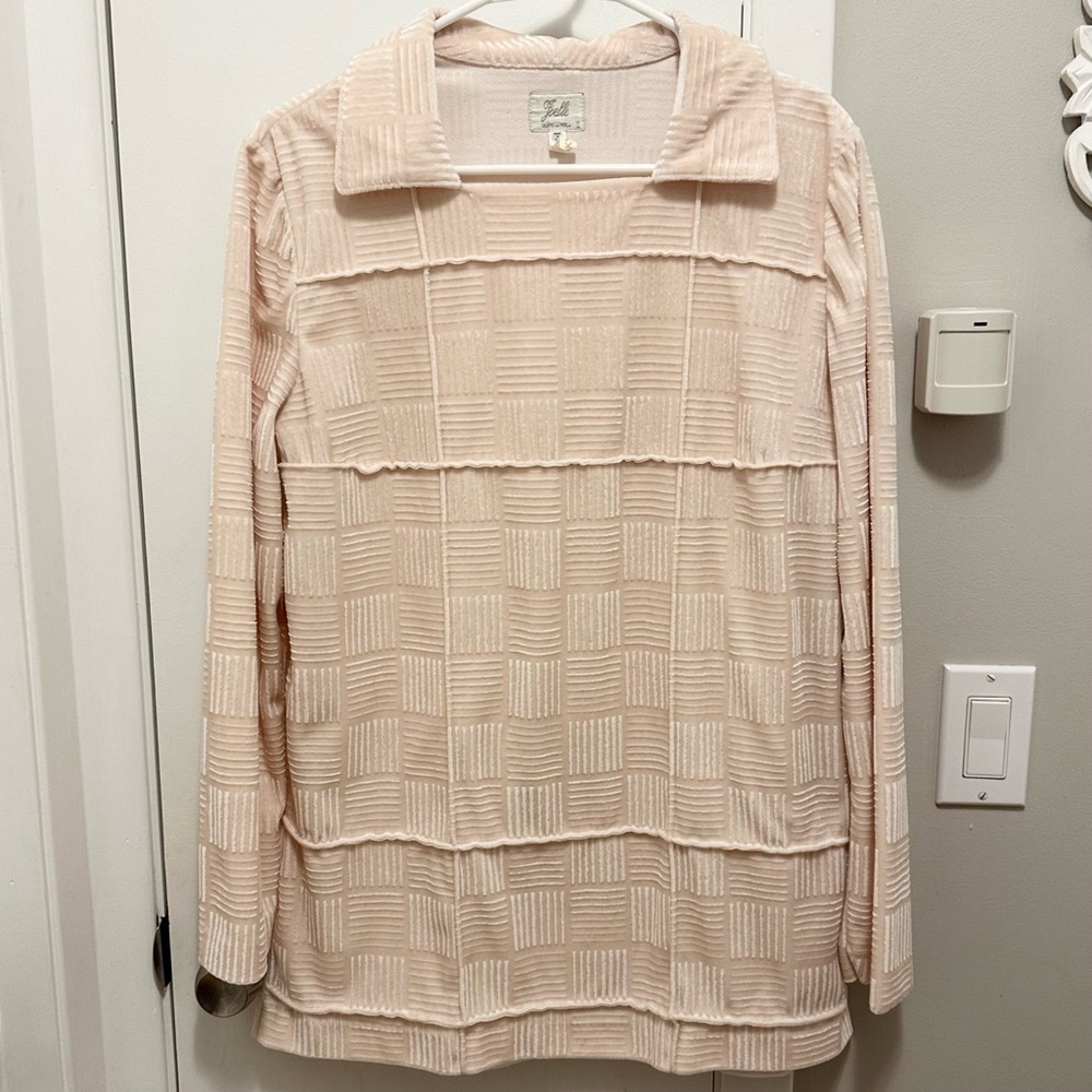 Joelle by Gruppo La Perla Italy Textured Soft Velour Sleep Shirt Women’s L cream